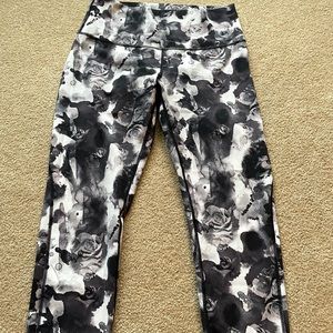 Lululemon Wunder under leggings